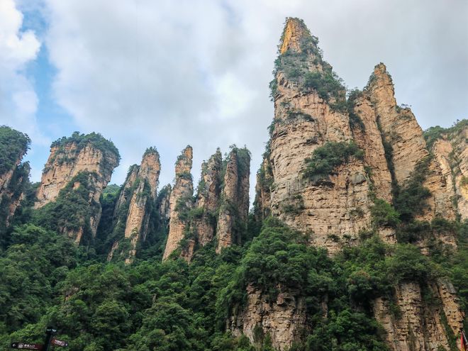 团队访谈：16个旅行场景的专业服务解码AG真人游戏平台张家界众腾国旅玲玲导游(图5)