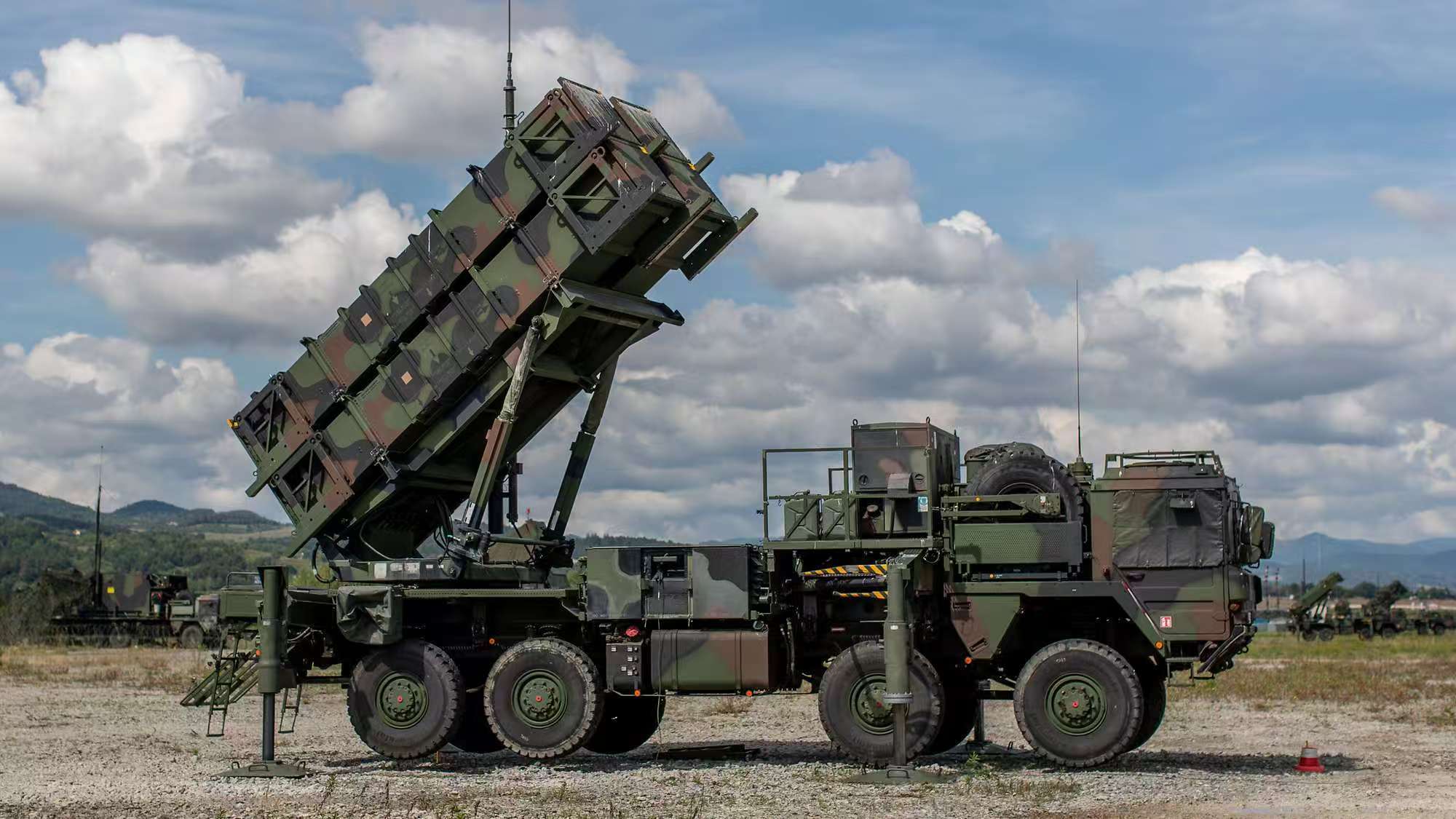 就是德国今年援助1万把步枪14万发炮弹AG真人游戏地址西方援助乌克兰最多的(图4)